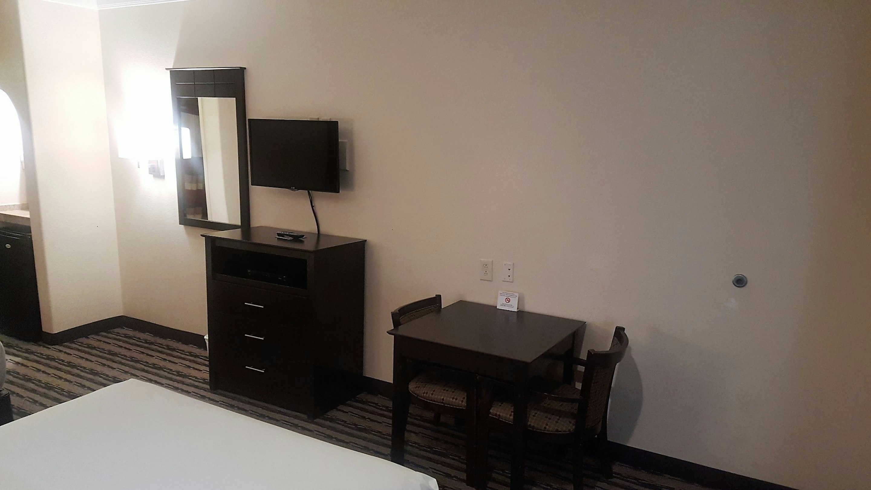 Red Roof Inn Suites Houston – Humble/IAH Airport