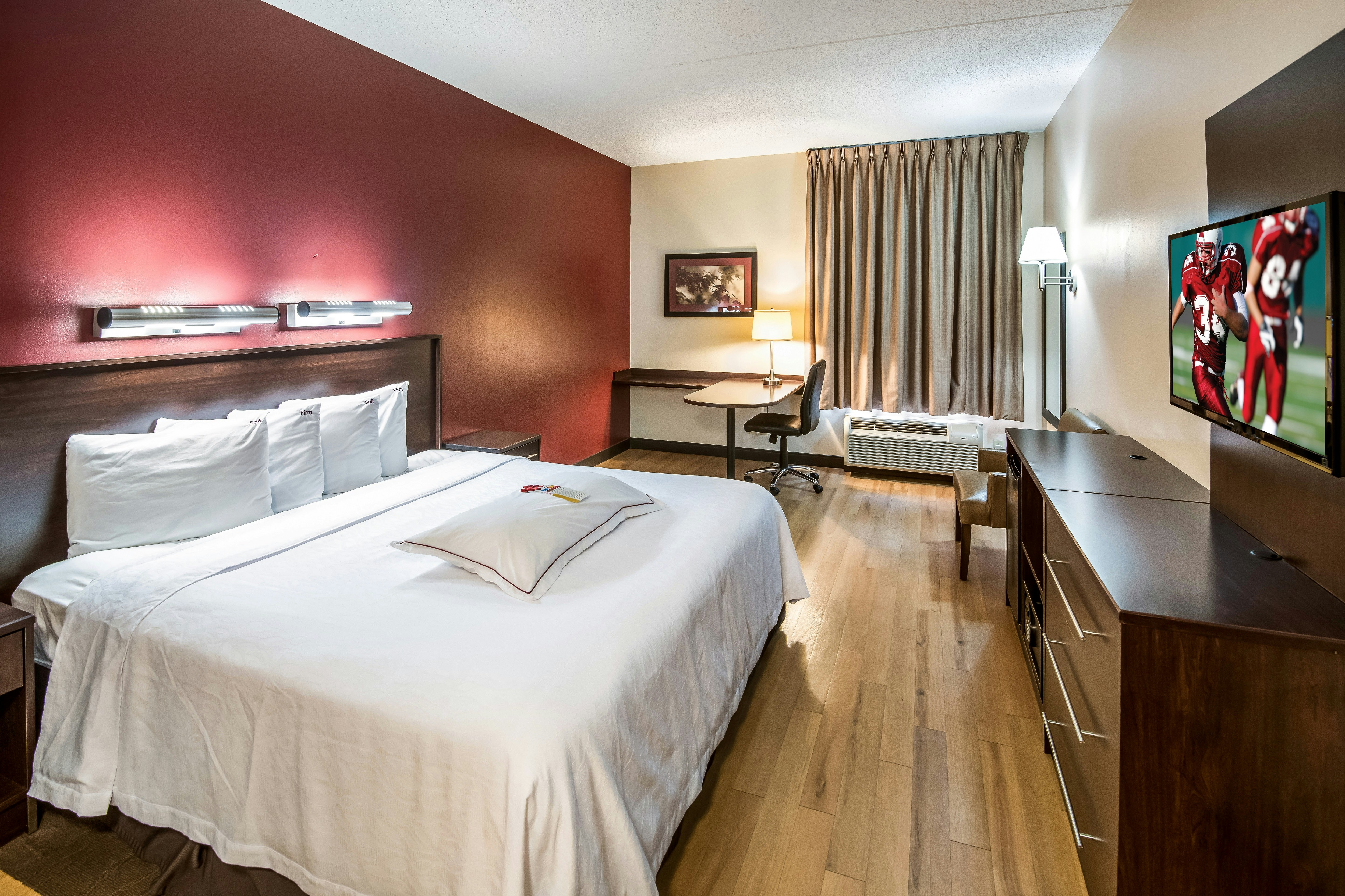 ADA Premium King Bed Smoke Free (Get More: Upgraded Bedding and Snack Box)