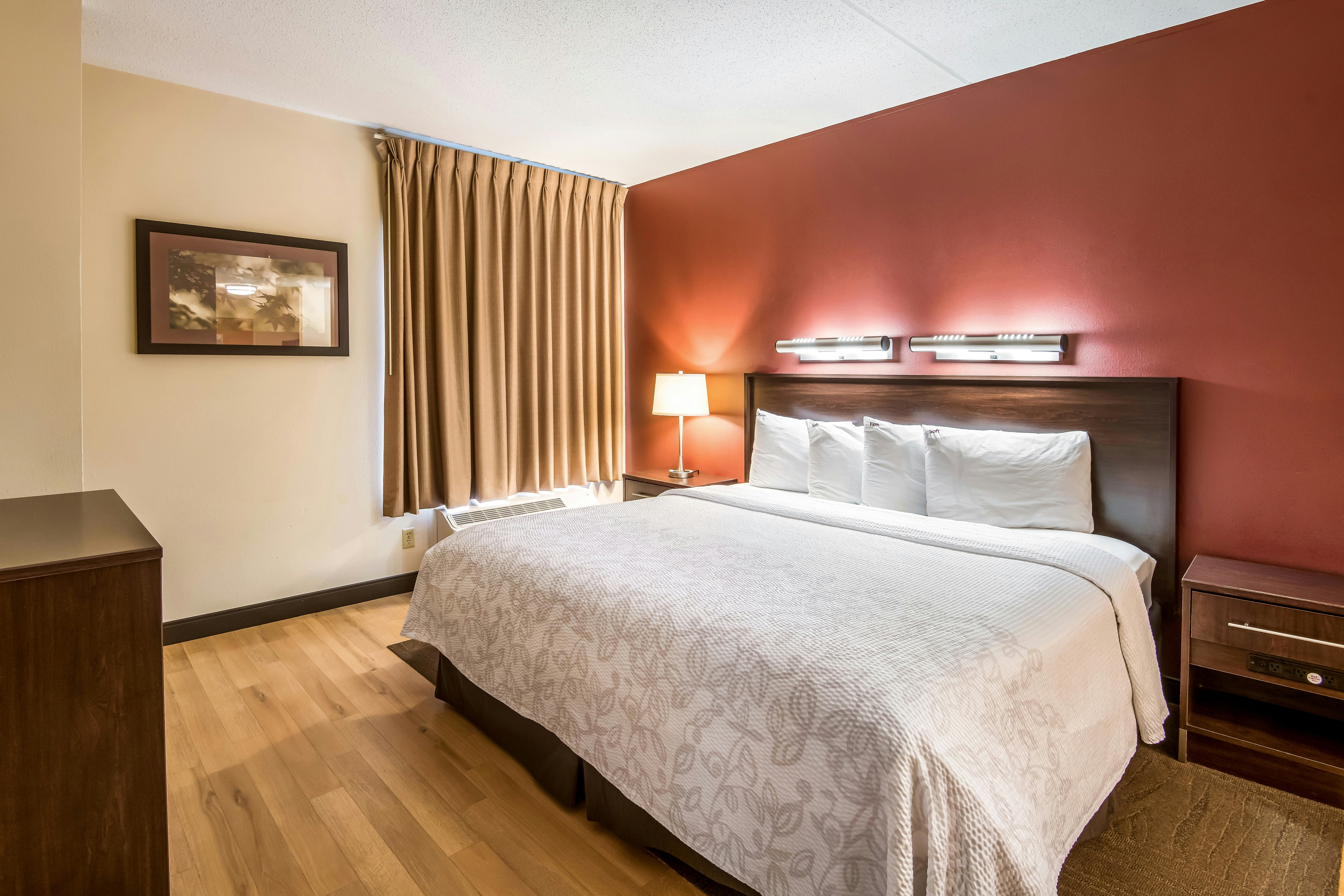 ADA Accessible Suite 1 King Bed Smoke Free