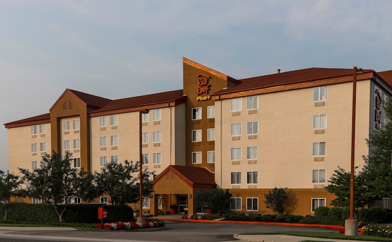 Red Roof PLUS+ Long Island – Garden City