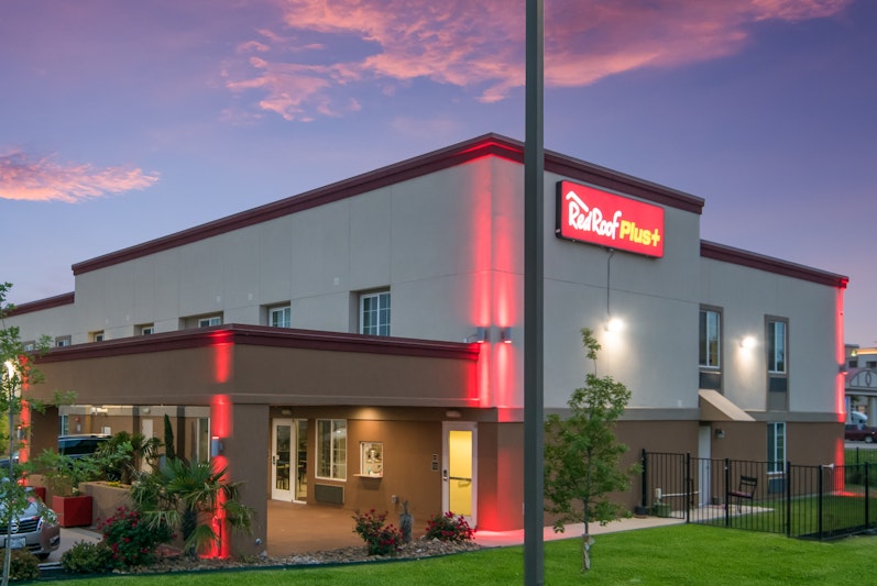 Red Roof PLUS+ Fort Worth – Burleson