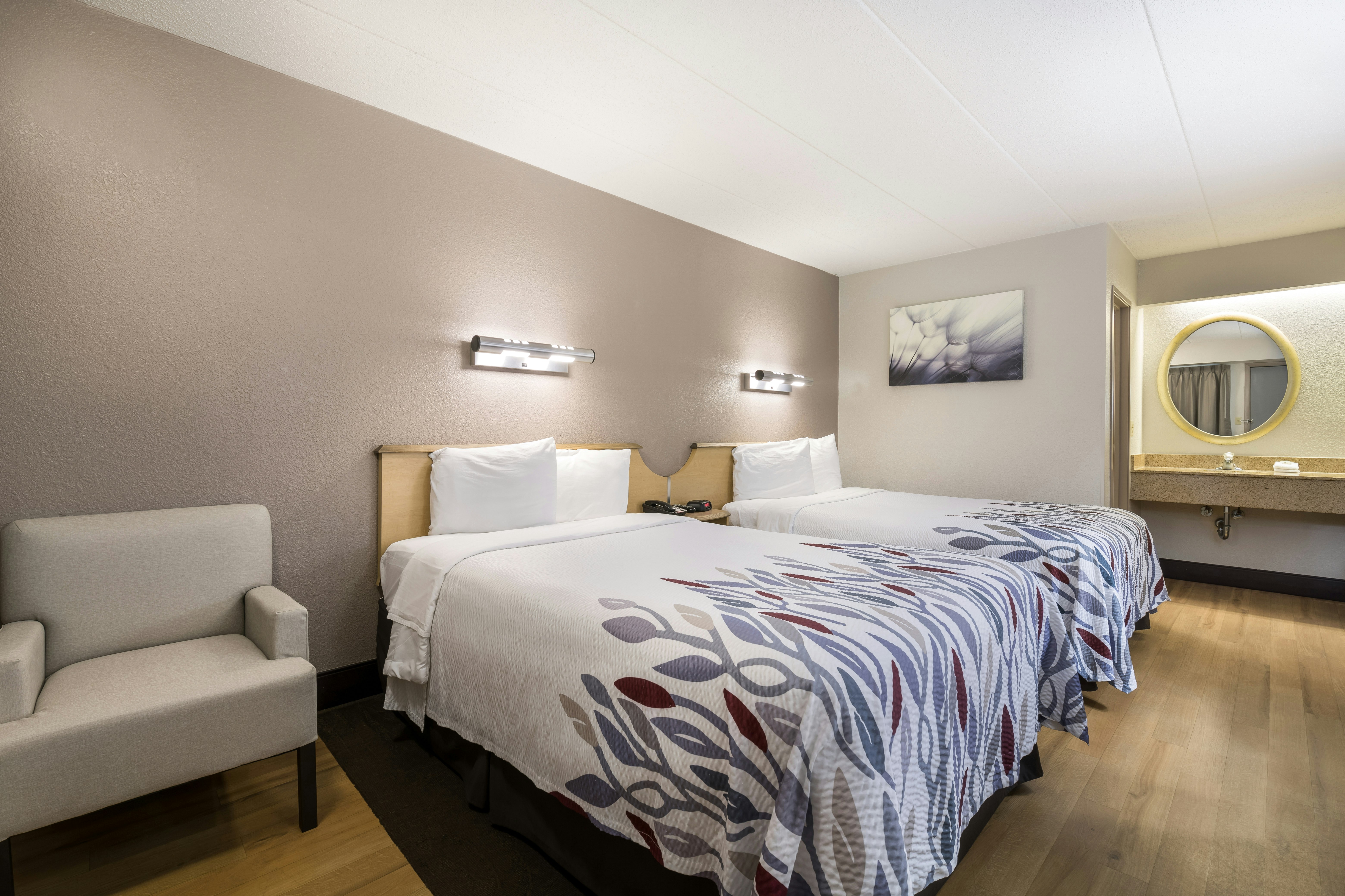 Deluxe 2 Full Beds Smoke Free
