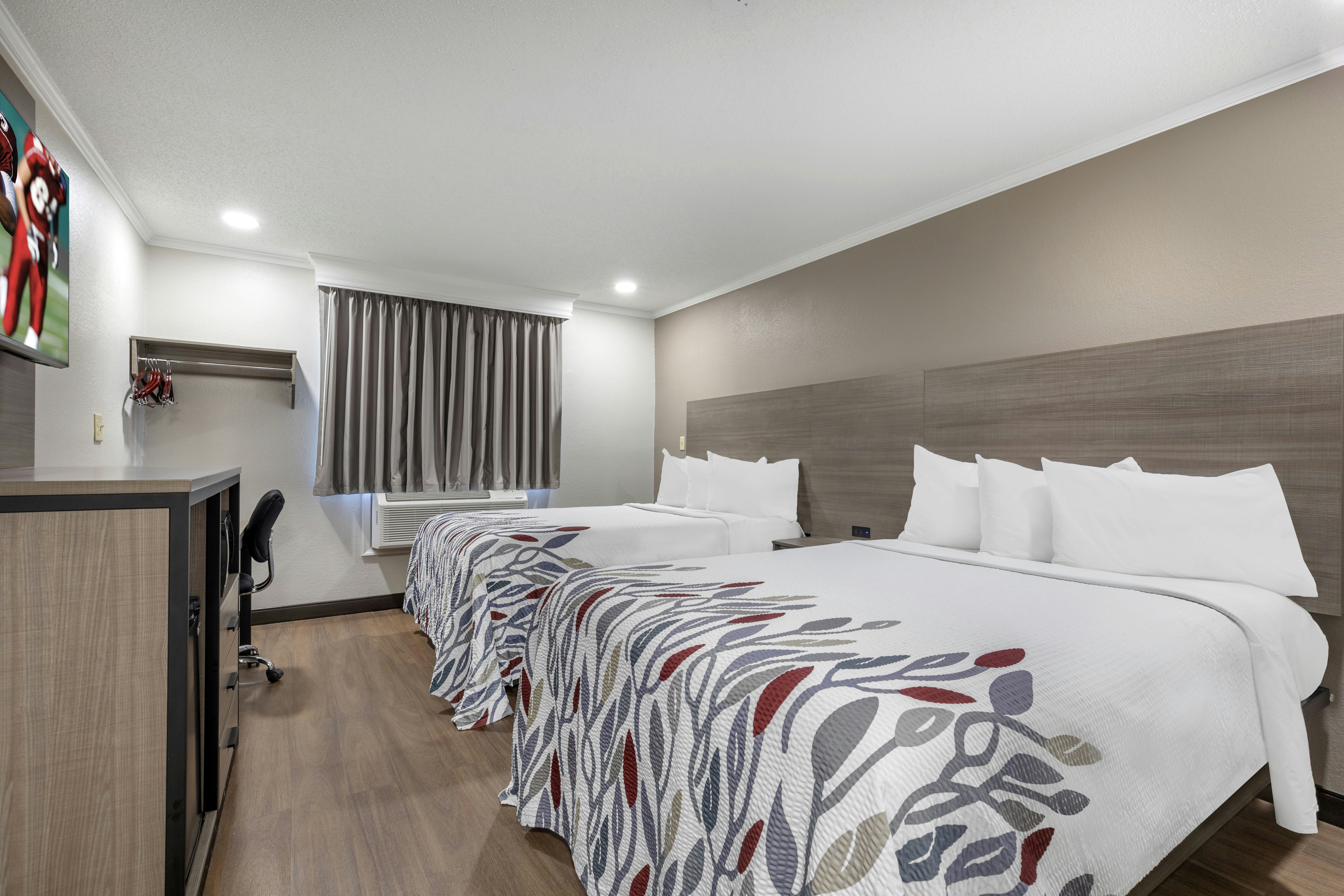 Deluxe 2 Full Beds Non-Smoking