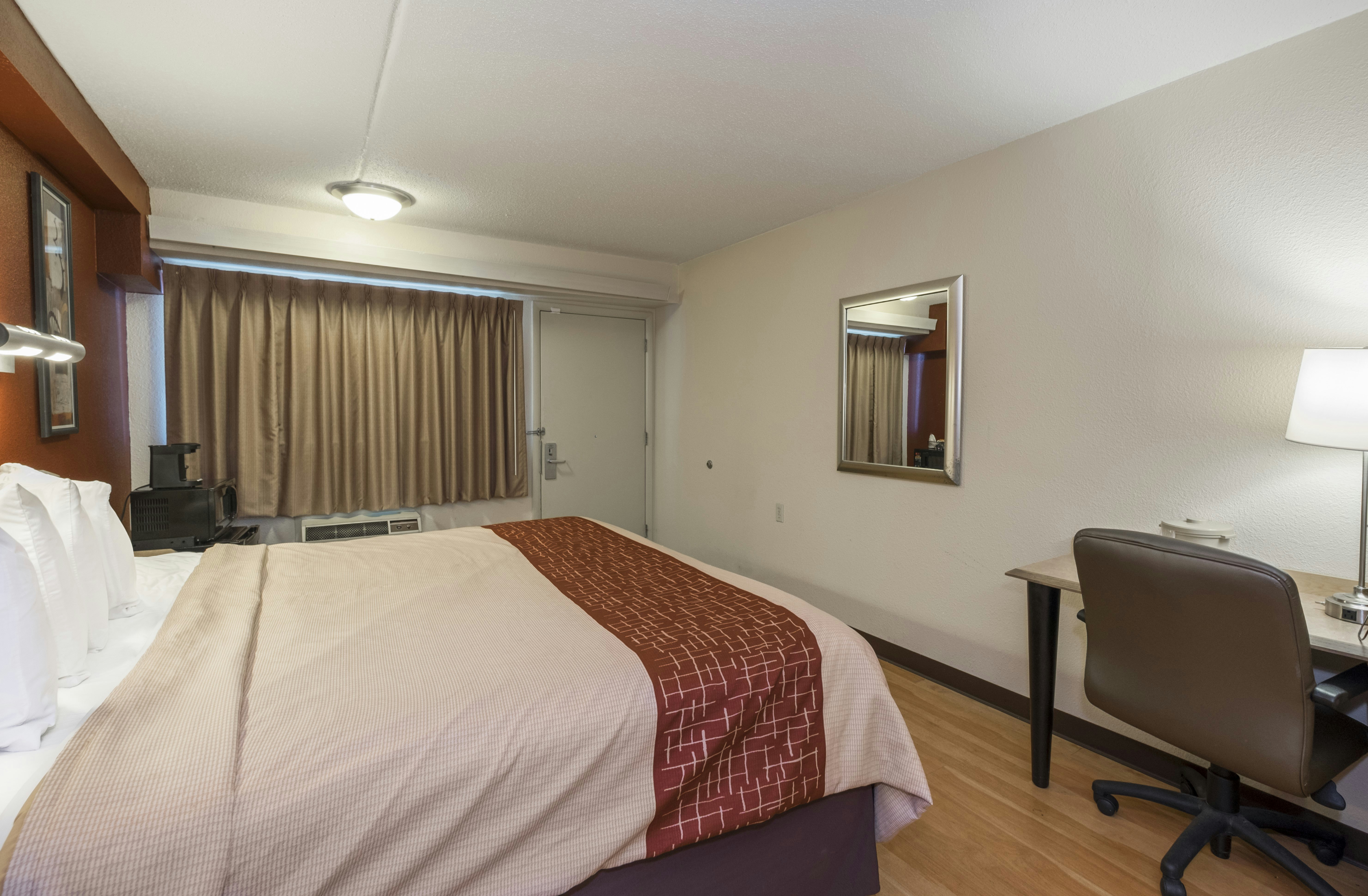 Red Roof Inn Cincinnati – Sharonville