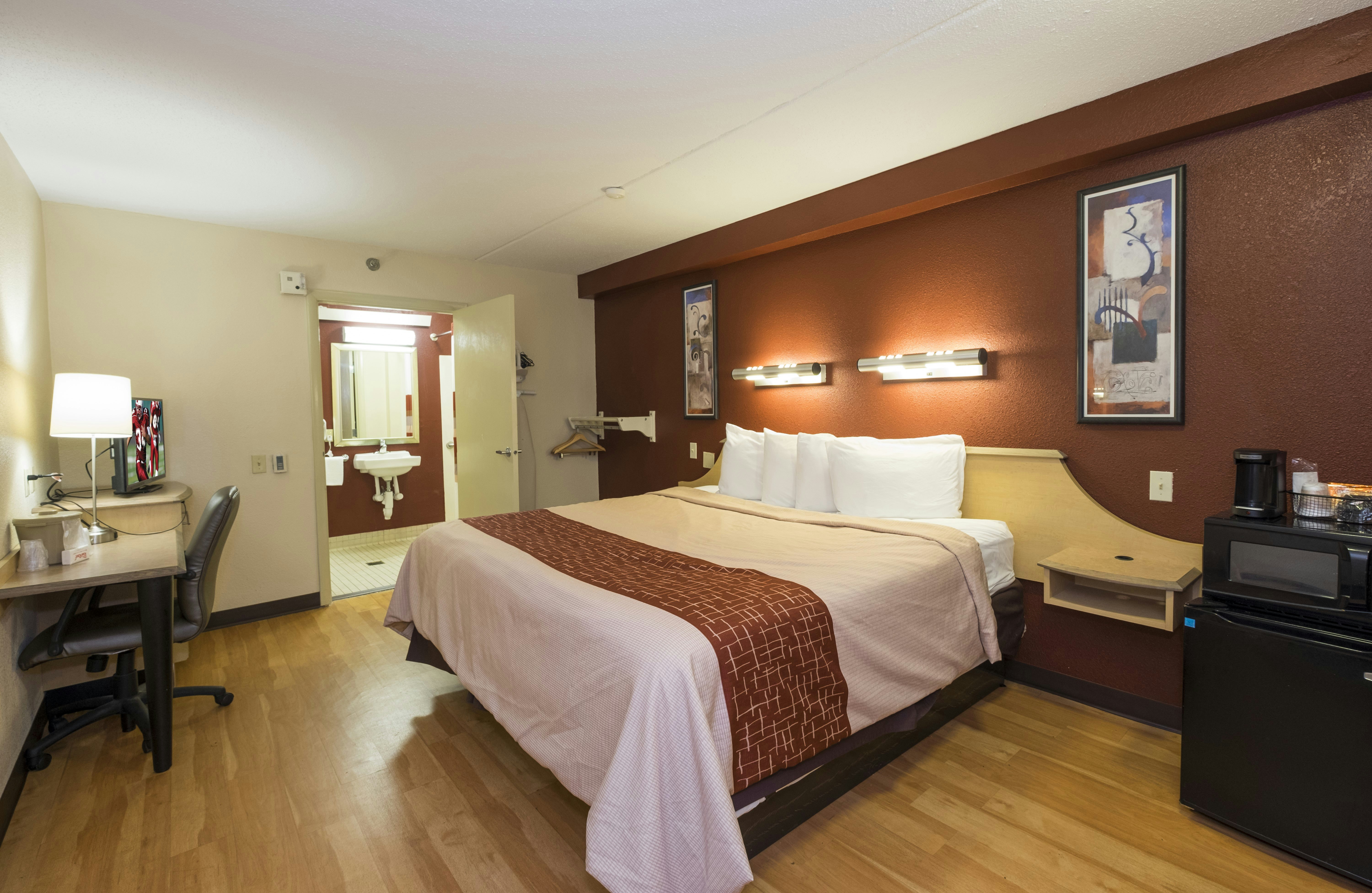 Red Roof Inn Cincinnati – Sharonville