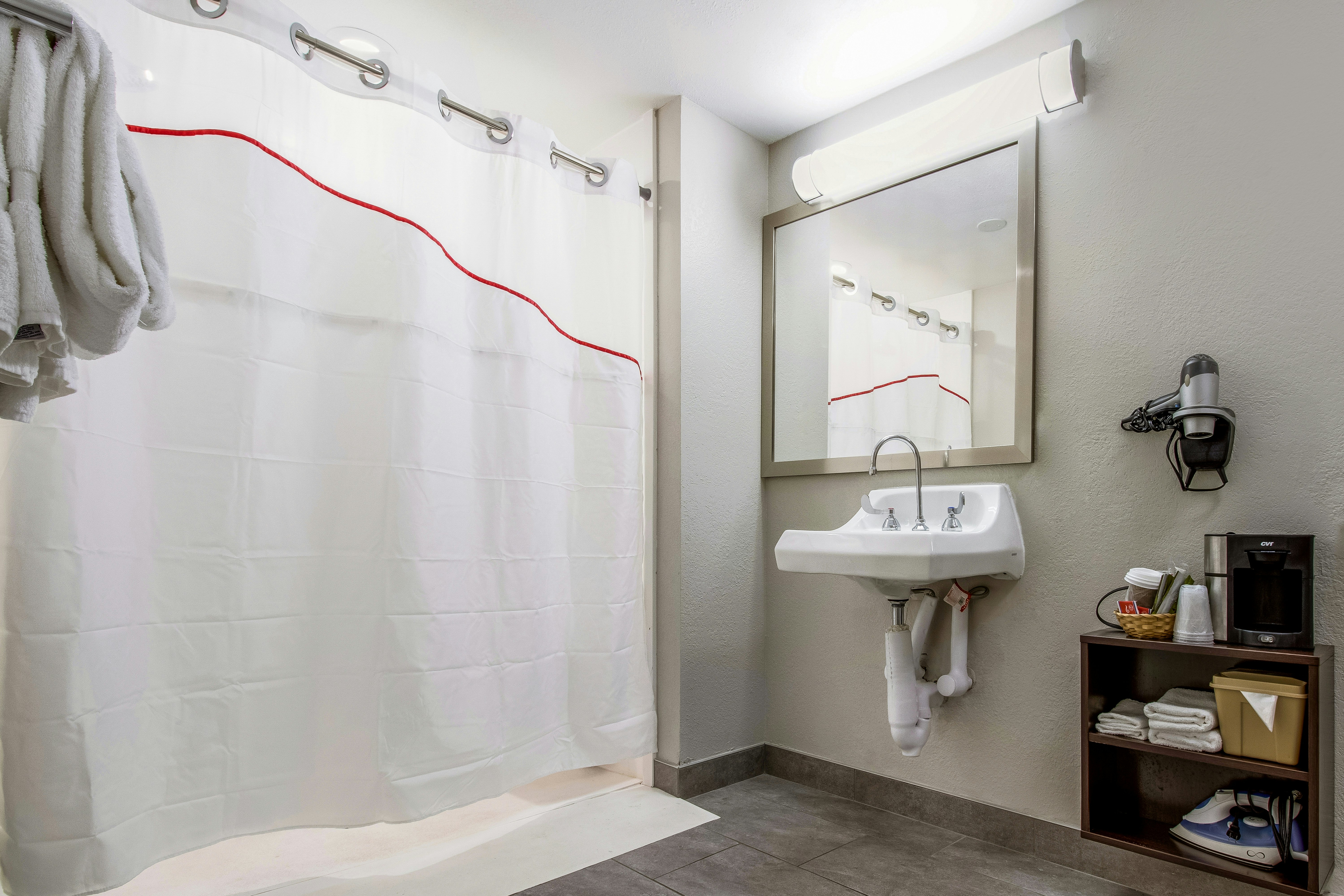 Red Roof PLUS+ Dallas – Addison