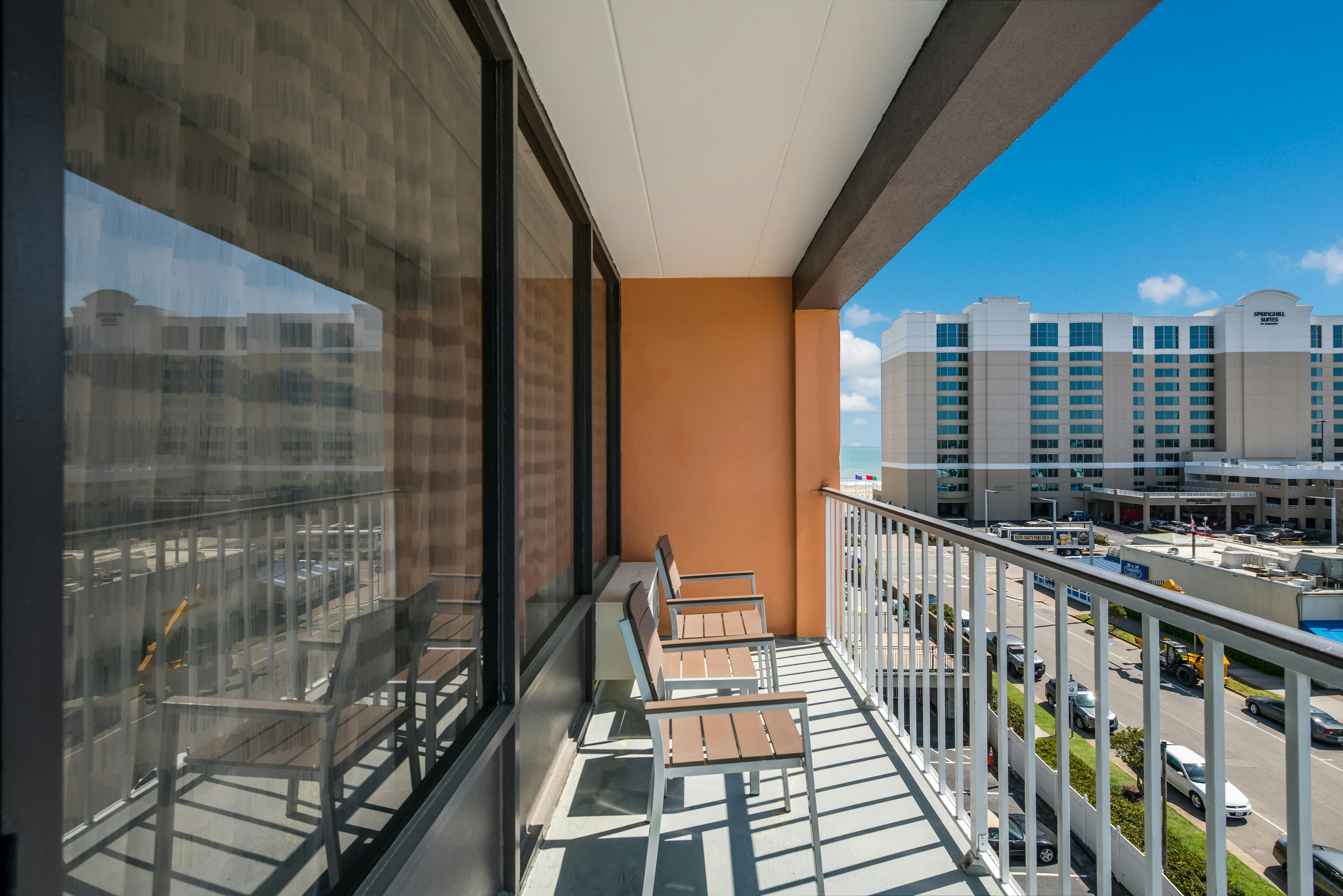 Red Roof PLUS+ Suites Virginia Beach – Seaside