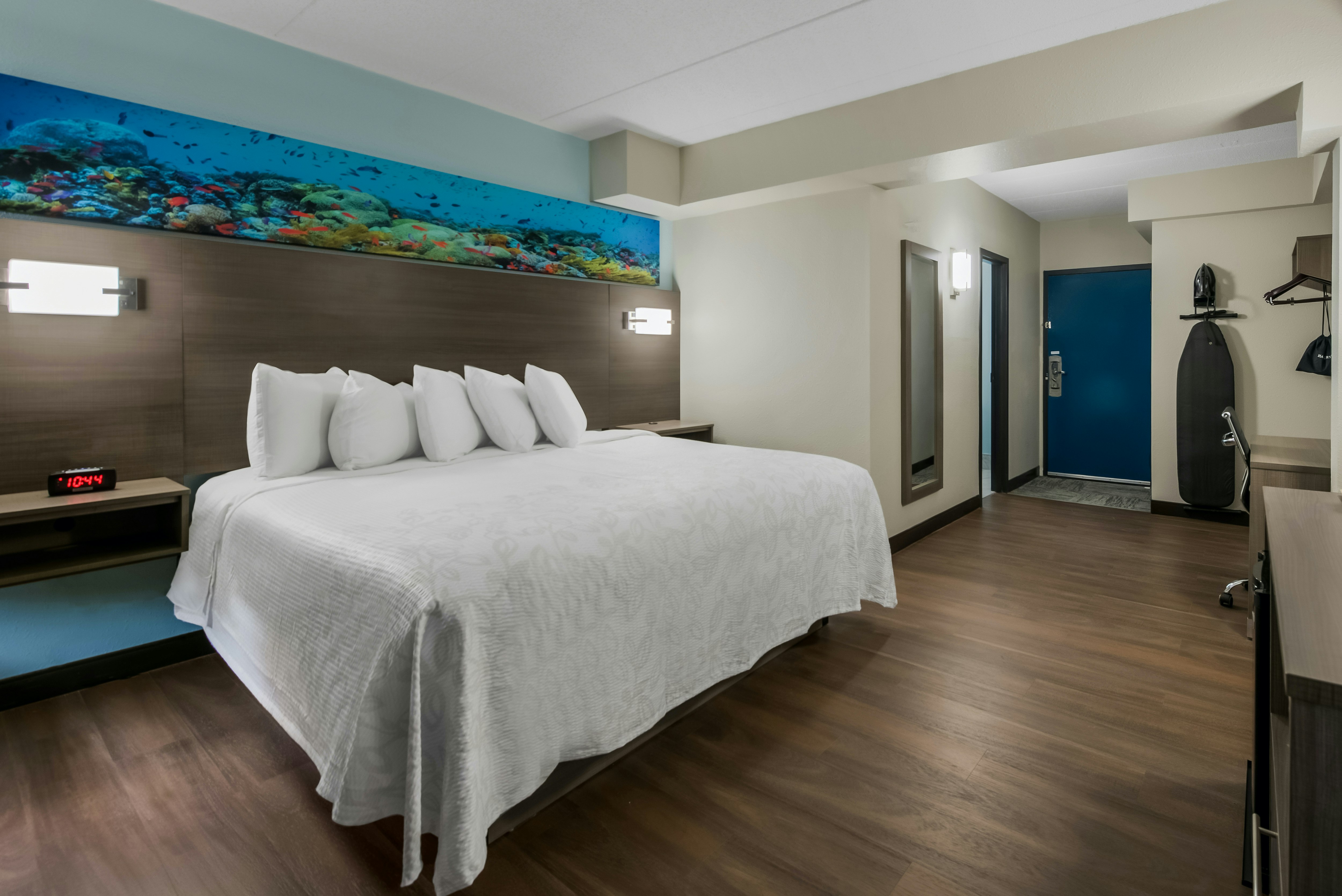 Red Roof PLUS+ Suites Virginia Beach – Seaside