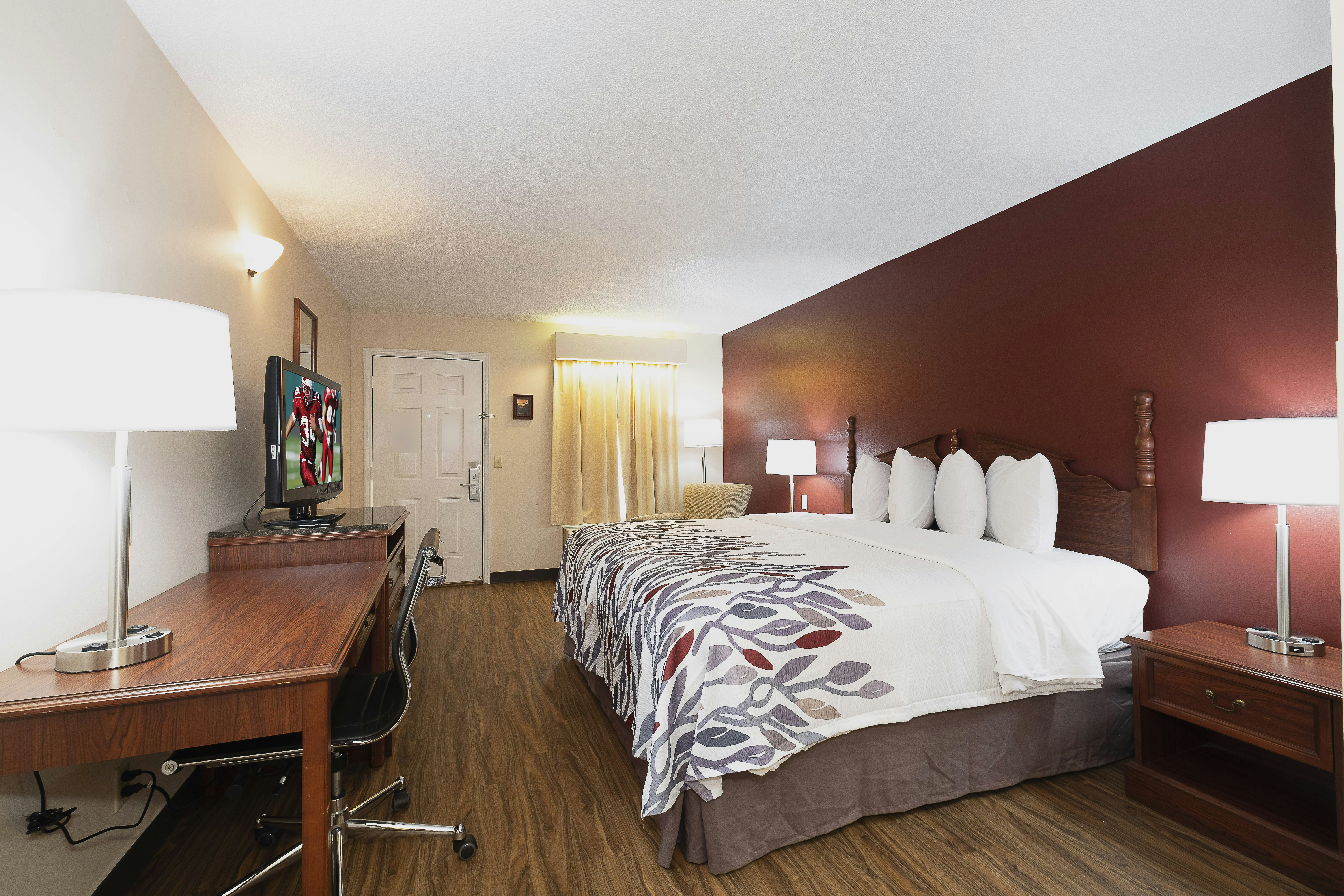 Red Roof Inn Suites Calhoun