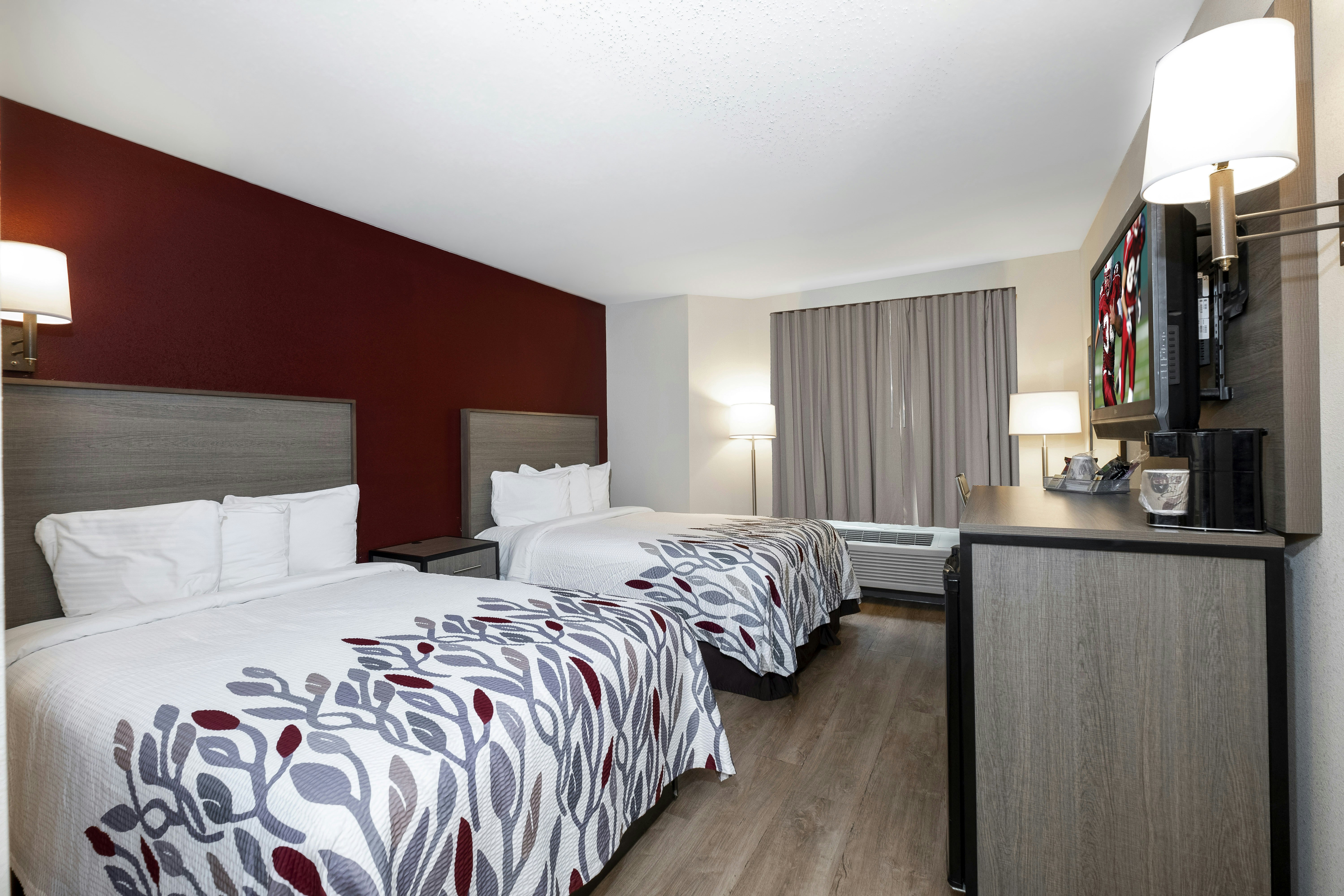 Deluxe 2 Full Beds Smoke Free