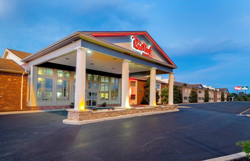 Red Roof Inn Suites Wilmington – New Castle