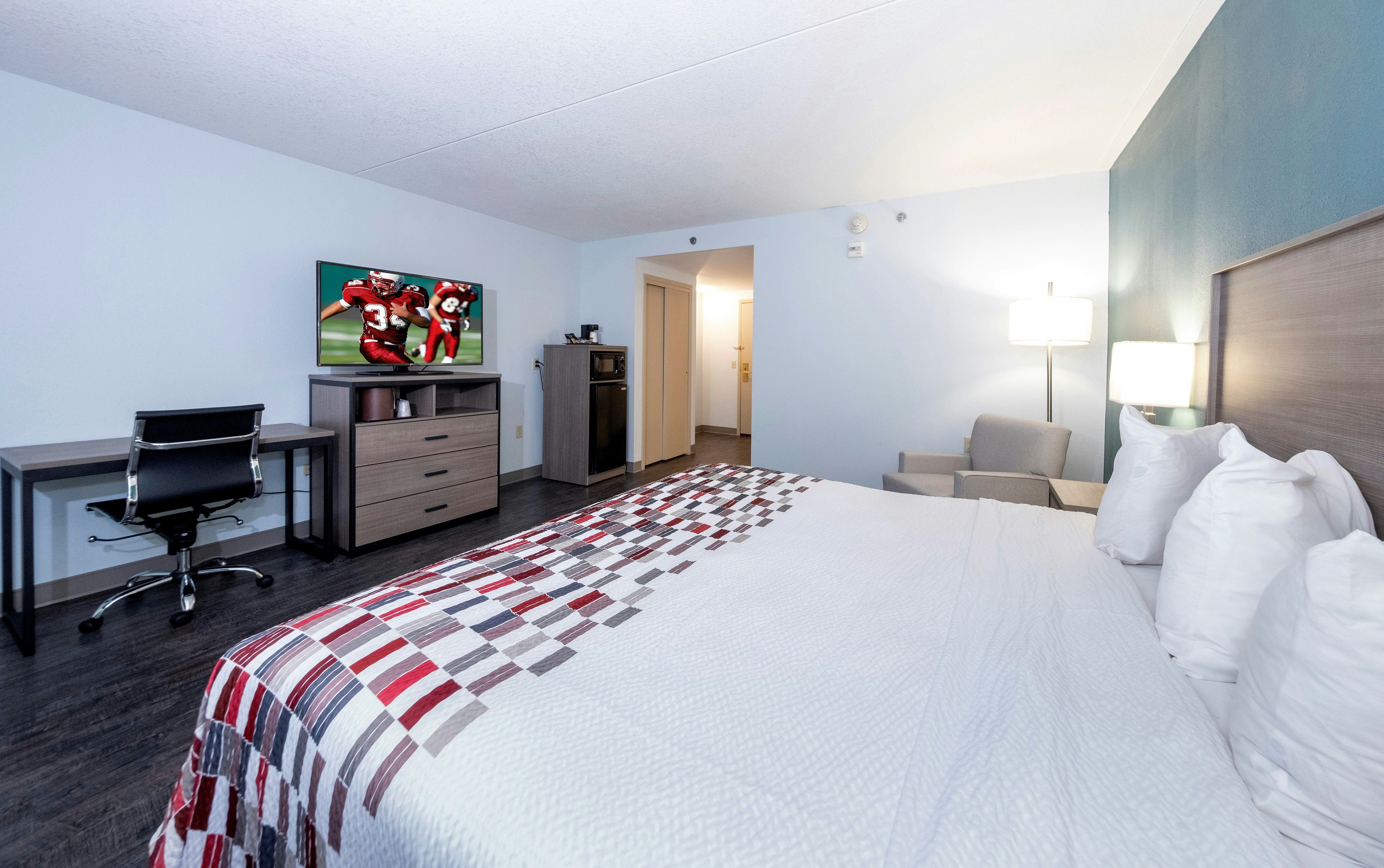 Red Roof Inn Suites Wilmington – New Castle
