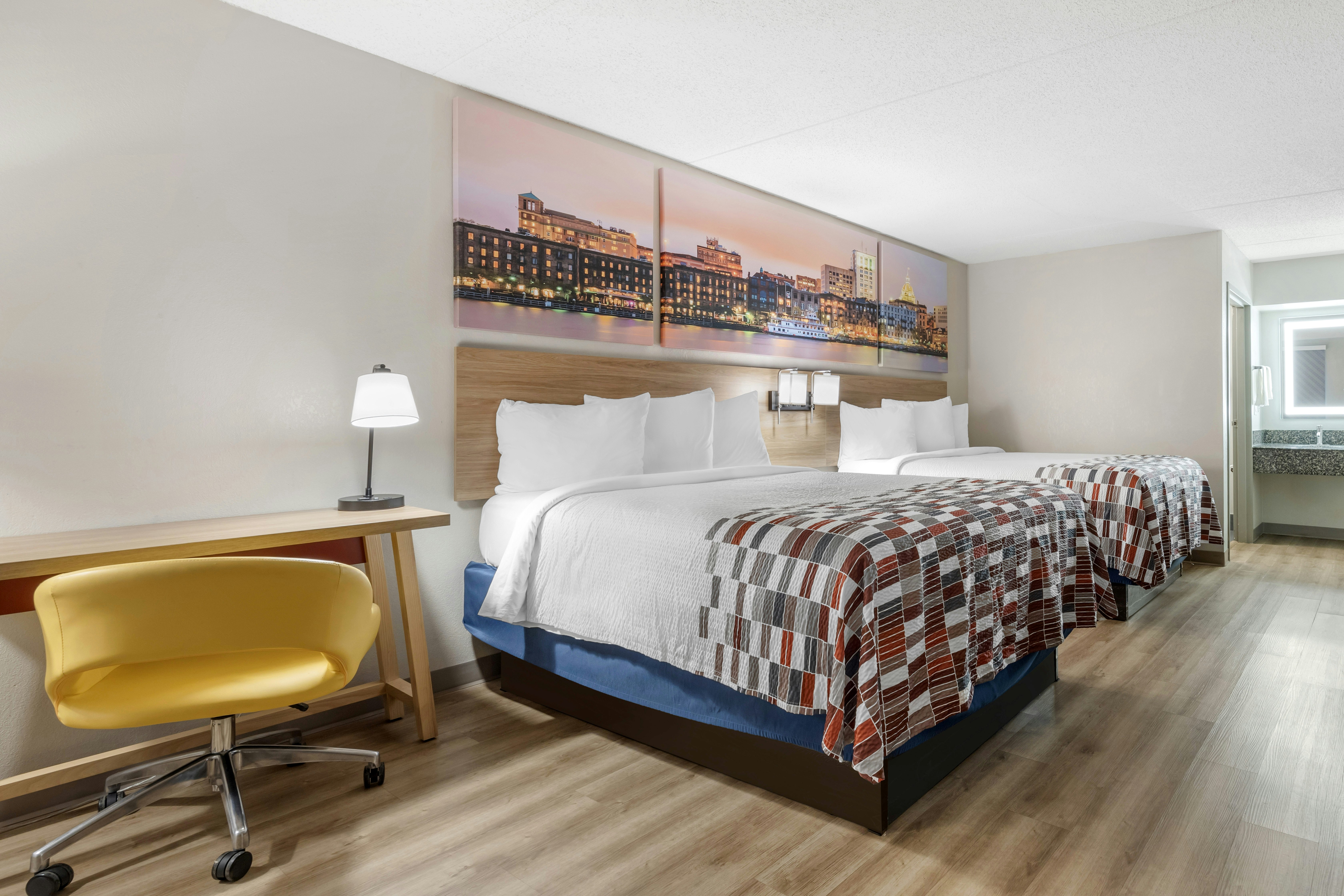 Deluxe 2 Queen Beds Non-Smoking