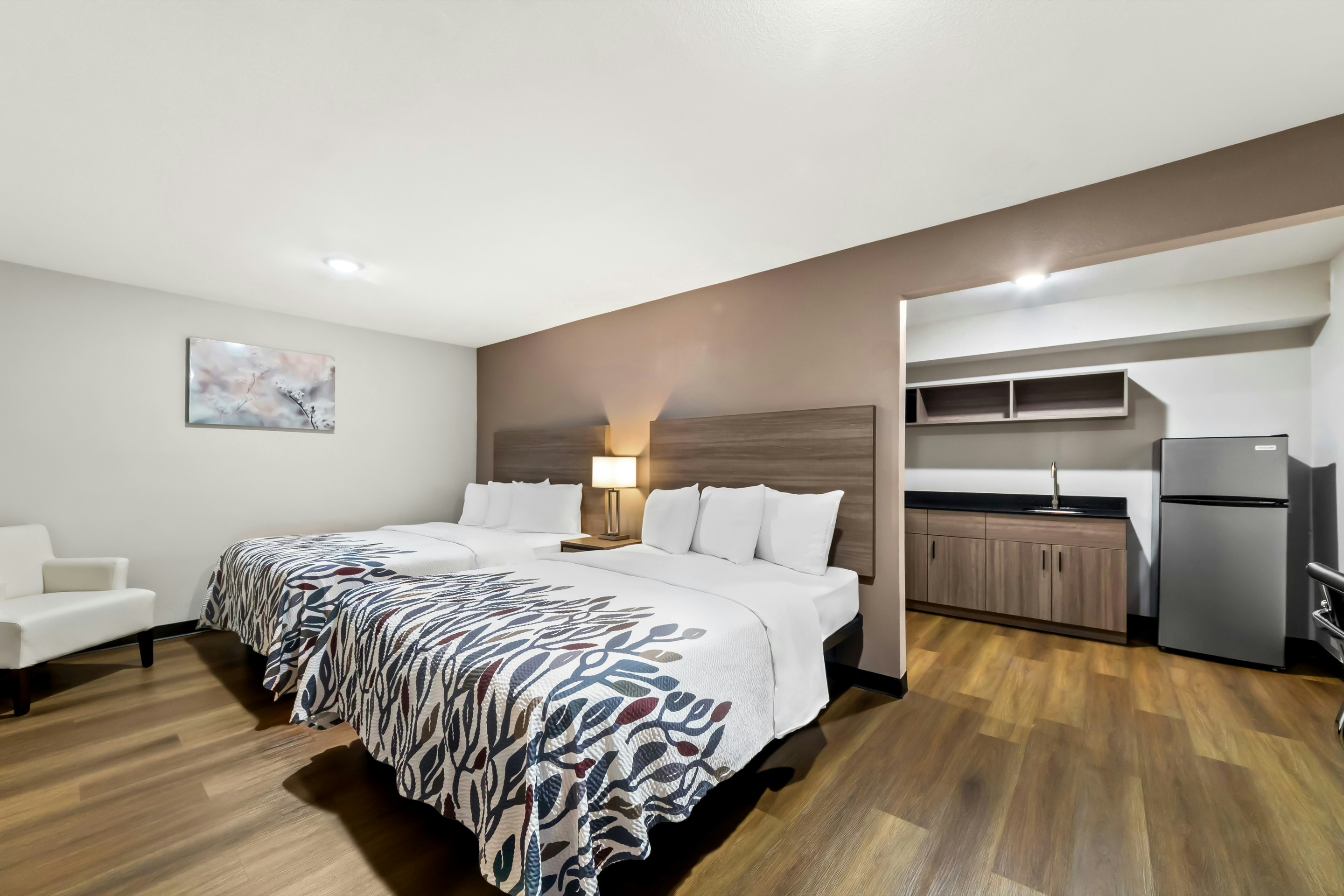 ADA Deluxe 2 Queen Beds with Kitchenette Non-Smoking