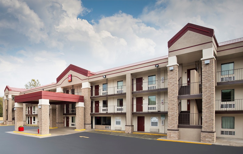 Red Roof PLUS+ Birmingham East – Irondale/ Airport