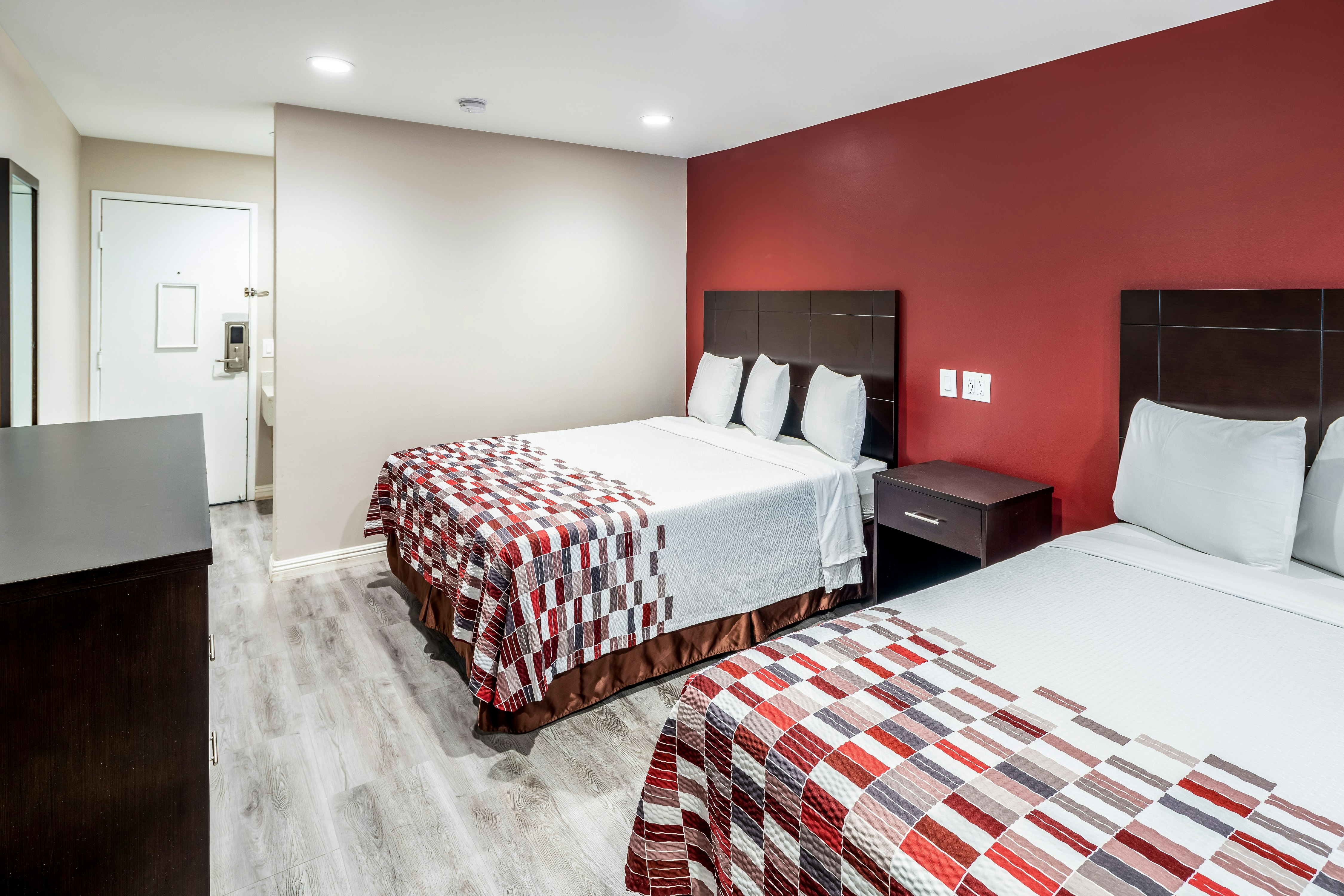 Superior 2 Queen Beds Smoke Free