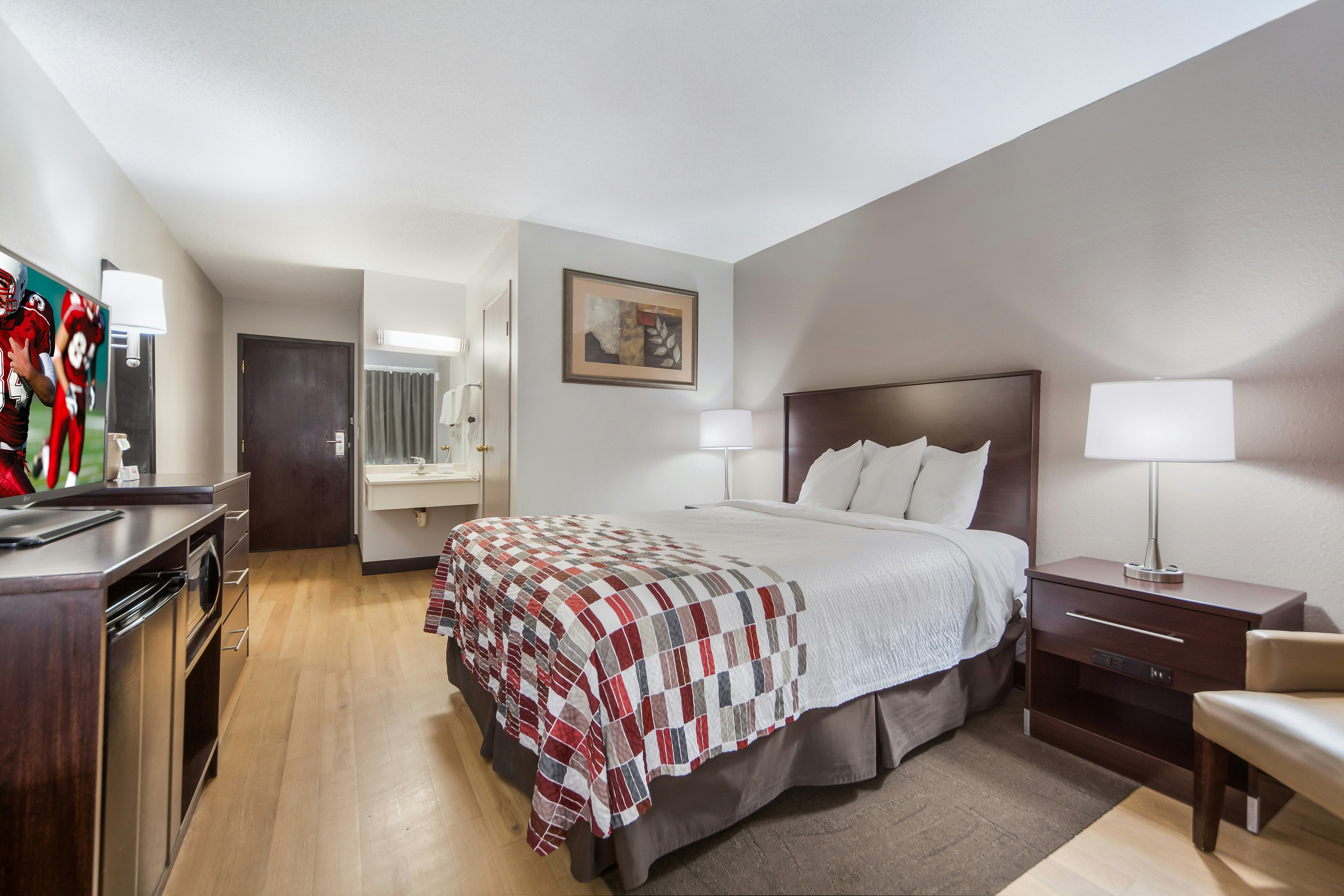 Red Roof Inn Suites Omaha – Council Bluffs