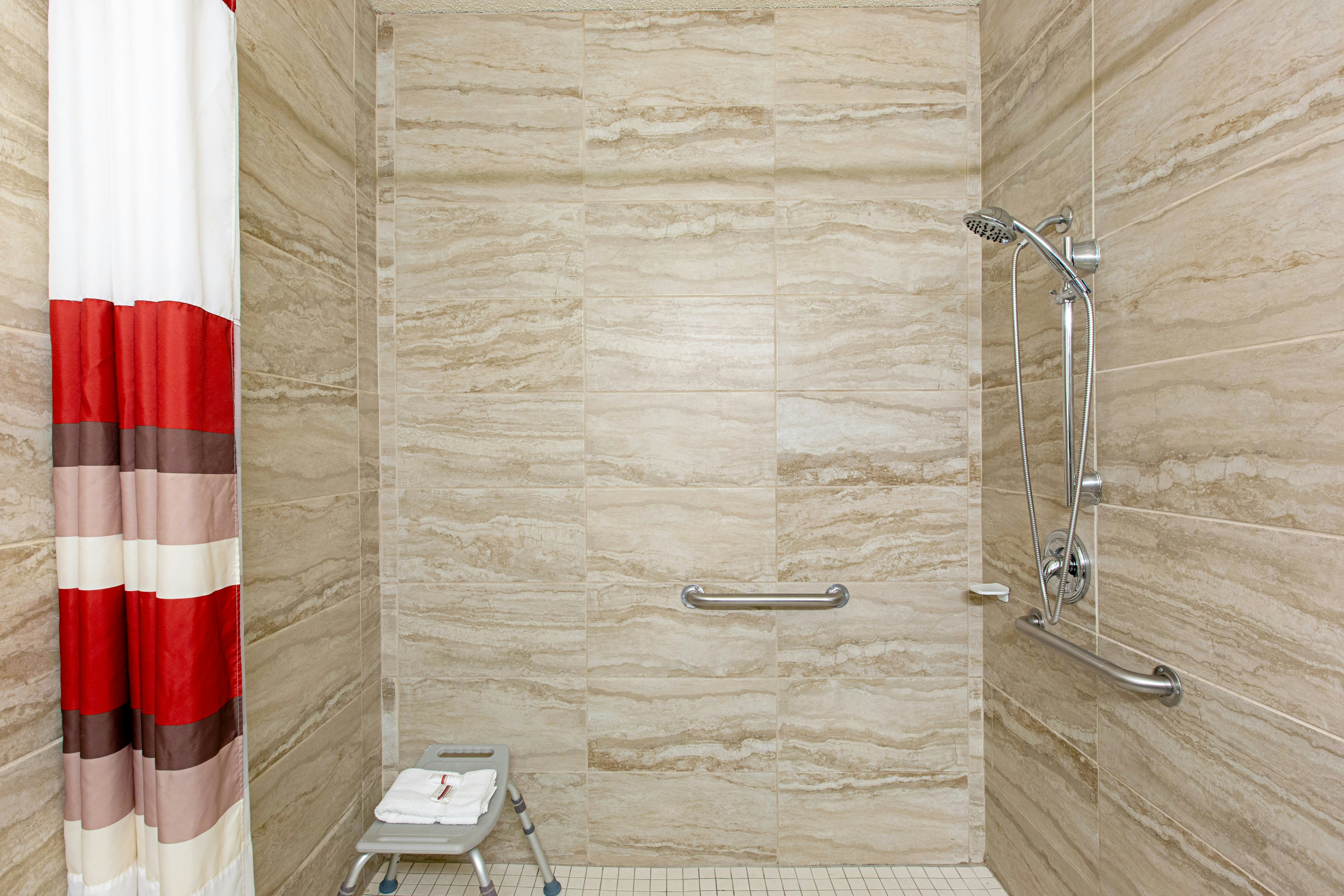 Red Roof Inn Suites Omaha – Council Bluffs