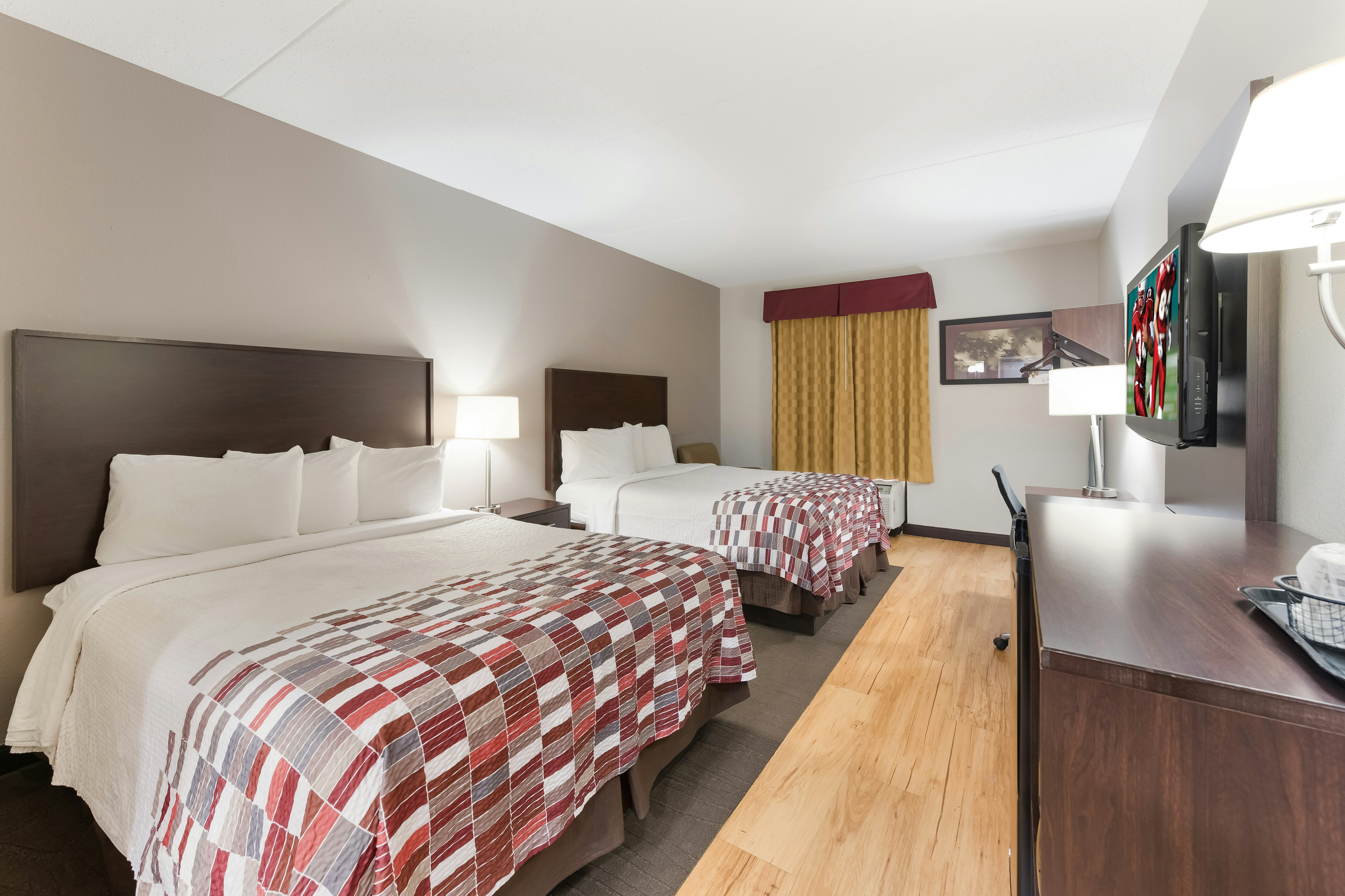 Red Roof Inn Suites Columbus – West Broad