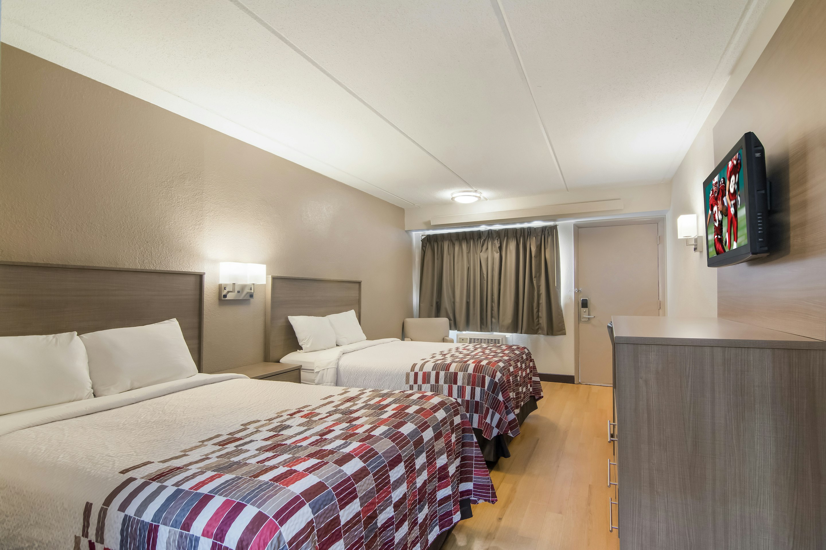 Deluxe 2 Full Beds Smoke Free