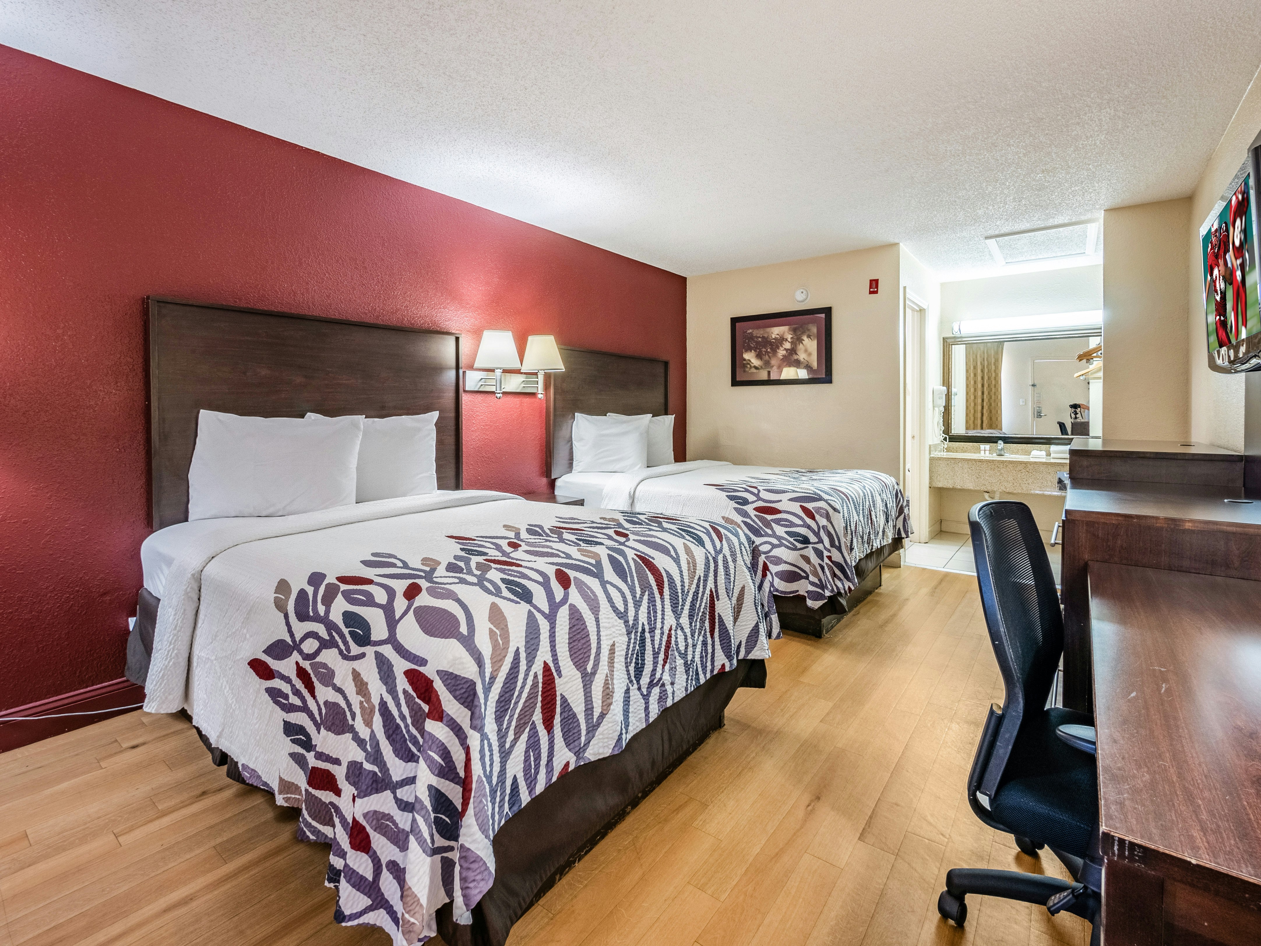 Deluxe 2 Full Beds Non-Smoking