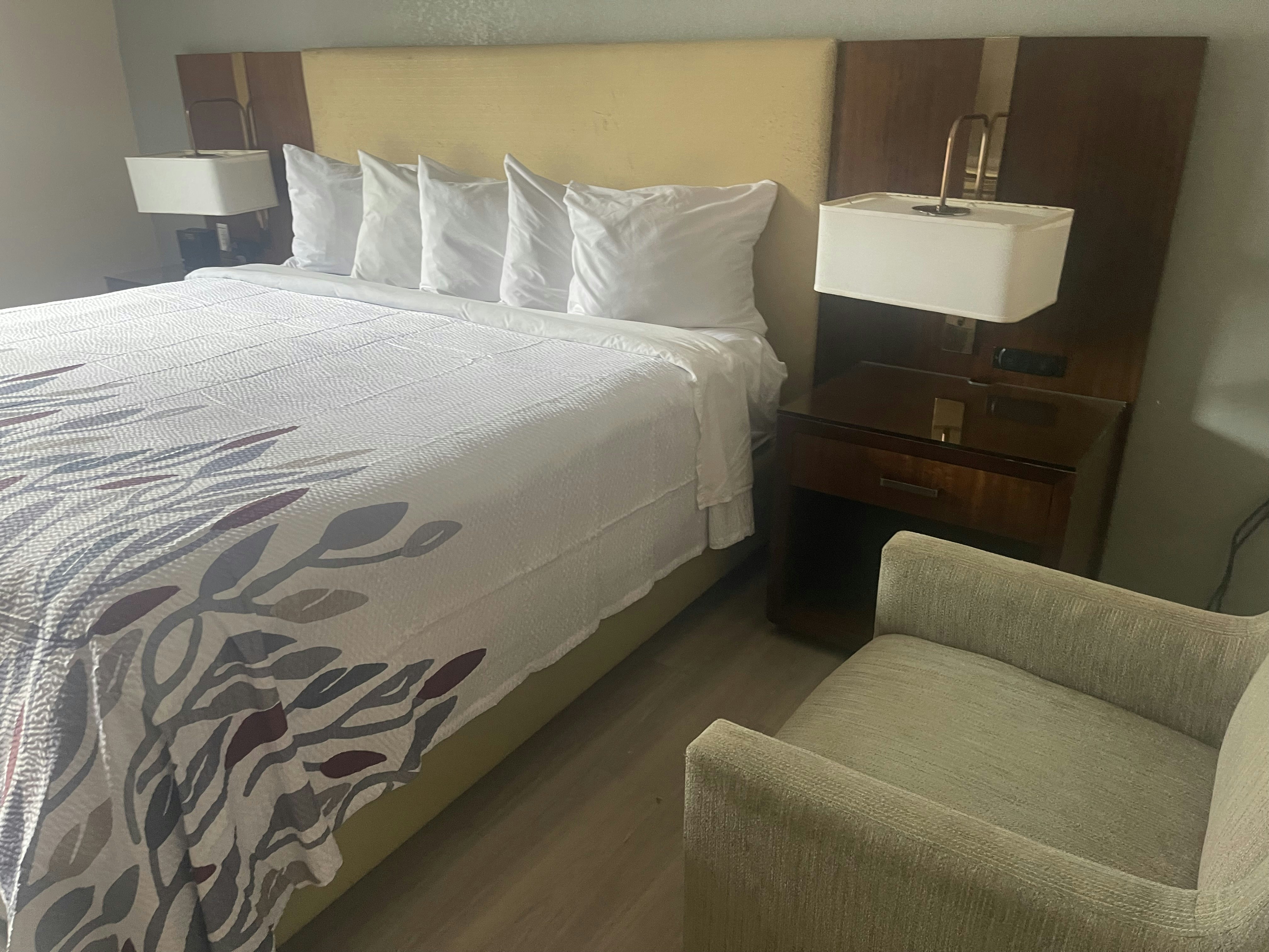 Red Roof Inn Suites Hinesville